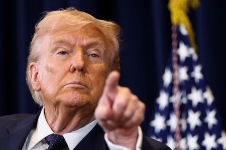 写真はトランプ大統領。3月9日、米フロリダ州マイアミで撮影。REUTERS/Kevin Lamarque