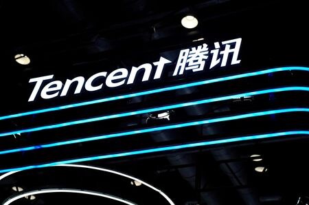 中国当局はネットサービス大手の騰訊控股（テンセント・ホールディングス）に対し、新設する金融持ち株会社にモバイル決済サービス「微信支付（ウィーチャットペイ）」を含めるよう求めることを検討している。資料写真、２０２０年、北京で撮影（２０２２年　ロイター/Tingshu Wang）