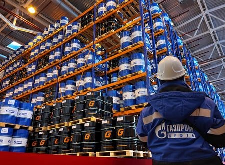 　ロシアの国営天然ガス会社ガスプロムが８月２９日に発表した２０２３年第２・四半期決算は純損益が１８６億ルーブル（１億９７００万ドル）の赤字となった。欧州向けガス輸出の急減が要因という。２０２２年１１月、オムスクにある同社のプラントで撮影（２０２３年　ロイター/Olesya Astakhova）