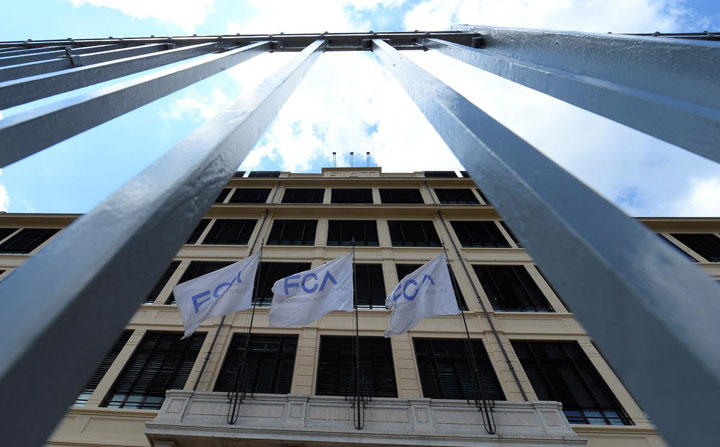 5月27日、自動車大手のフィアット・クライスラー・オートモービルズ（FCA）は、フランスのルノーに対し、対等合併を提案した。写真はイタリア・トリノで2018年7月撮影（2019年　ロイター/Massimo Pinca）