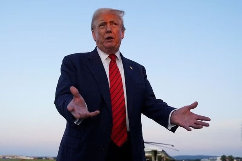 ８月５日、トランプ米大統領（写真）はＣＮＢＣのインタビューで、日米関税交渉で合意した日本による５５００億ドル（約８０兆円）の投資枠について、「野球選手が受け取る契約金のようなもの」で「われわれが好きなように投資できる資金」と発言した。ペンシルベニア州アレンタウンで３日撮影（２０２５年　ロイター/Ken Cedeno）