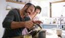 体内時計を整え、日中の生産性も高めるための朝の「2大ルーティン」（写真はイメージです）　PeopleImages-shutterstock