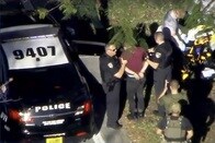 銃乱射を阻止するには教師も銃をもつべきだ？