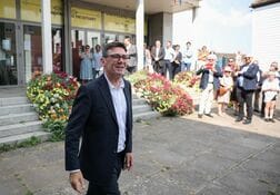 バーナム次期英首相、デジタルＩＤ計画撤回へ　生活費対策を優先