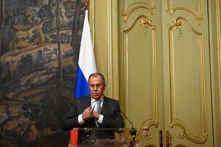 　５月２０日、ロシアのラブロフ外相は、主要７カ国首脳会議（Ｇ７サミット）の首脳声明に対し、ロシアと中国の「二重封じ込め」を目的としたものだとして反発した。モスクワで１８日撮影（２０２３年　ロイター／Kirill Kudryavtsev）