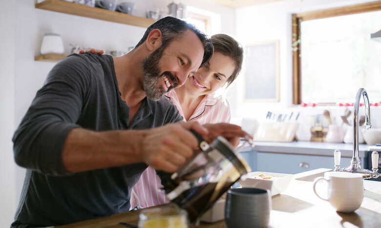 体内時計を整え、日中の生産性も高めるための朝の「2大ルーティン」（写真はイメージです）　PeopleImages-shutterstock