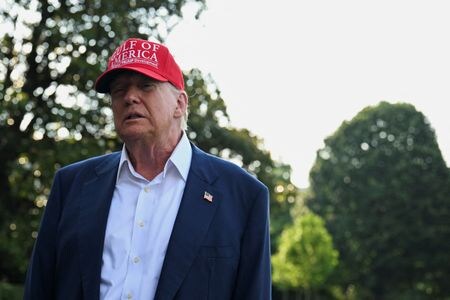 　７月１０日、トランプ米大統領（写真）はカナダから輸入される製品に３５％の関税を課すとする書簡を公表した。写真は１日、ワシントンのホワイトハウスで撮影（２０２５年　ロイター/Annabelle Gordon）