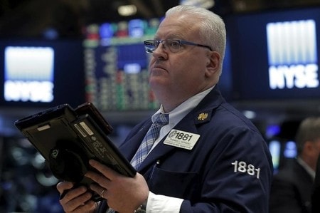 　４月２５日、米国株式市場は小幅安。原油価格が値下がりするなか、エネルギー関連株に売りが出た。ＮＹ証券取引所で３月撮影（２０１６年　ロイター/Brendan McDermid）
