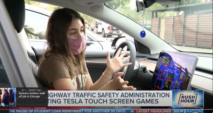 休憩中には息抜きにいいものの、ドライビング中にゲームをしていたら……　 NewsNation Now / YouTube