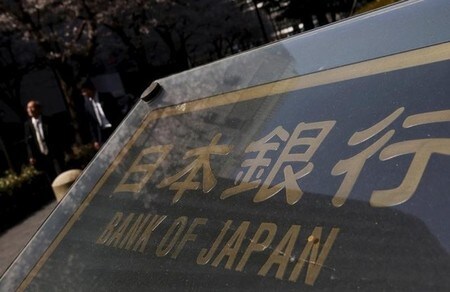 　６月１６日、ドル／円は、前日ニューヨーク市場午後５時時点に比べ、大幅なドル安／円高の１０４．８２／８４円だった。写真は都内で３月撮影（２０１６年　ロイター／Yuya Shino）