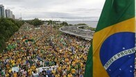 ブラジルで大統領退任求め、過去最大の300万人がデモ