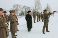 暗がりに潜む金正恩の「処刑部隊」......中朝国境が緊張