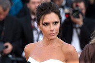 【写真】「豊胸手術をしなければよかった」...後悔する前のヴィクトリア・ベッカム