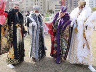 ｢伝統を汚す｣｢北九州の恥｣と批判されたド派手着物でNYに進出　貸衣装店主･池田雅の信念は｢お客様の要望は必ず叶える｣