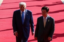 トランプ氏、韓国大統領と電話会談　米中首脳会談について協議