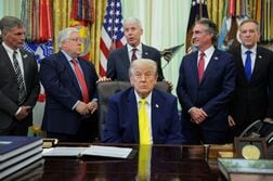 トランプ政権、米石炭産業振興に7億ドル　国防生産法を発動