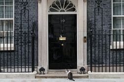 英首相に辞任圧力、内相含む複数閣僚が辞任時期検討を要請＝報道