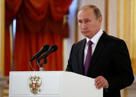 １１月１４日、プーチン大統領とトランプ次期米大統領が電話で会談し、「国際テロリズムや過激派との戦いなどにおいて建設的な協力関係」の構築を目指すことで合意した。モスクワで９日撮影（２０１６年　ロイター/Sergei Karpukhin）