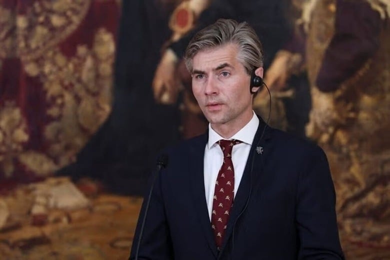 リトアニアのブドリース外相は５日、先月ベラルーシ方面からリトアニア領内に軍用ドローン（無人機）２機が侵入したことを受け、防空体制の強化に向けた支援を要請する書簡を北大西洋条約機構（ＮＡＴＯ）に送付したことを明らかにした。ポーランド・ルブリンで７月撮影（２０２５年　ロイター/Kuba Stezycki）