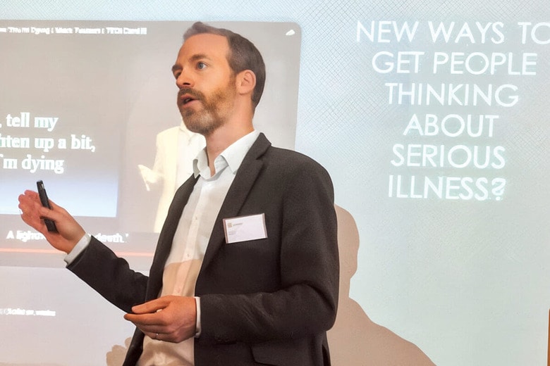 どんな最期を望むのか明確にしておくといいと、タウバートは説く　COURTESY OF MARK TAUBERT