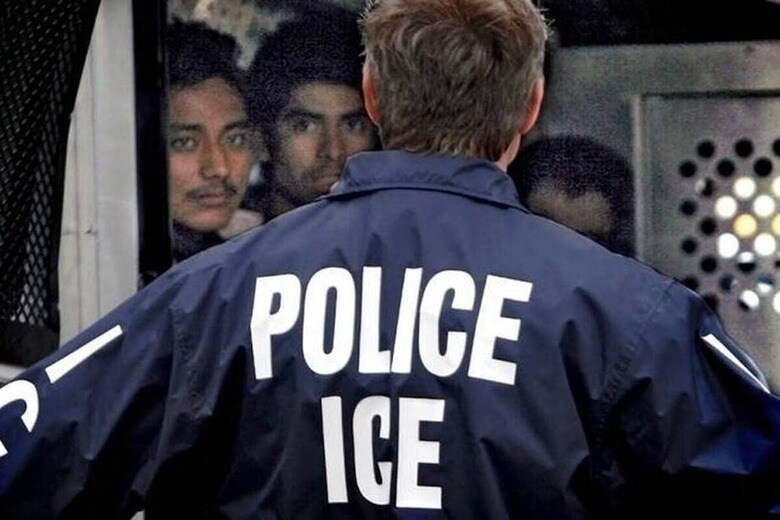 移民税関捜査局（ICE）の捜査官　TNS/ABACA via Reuters Connect