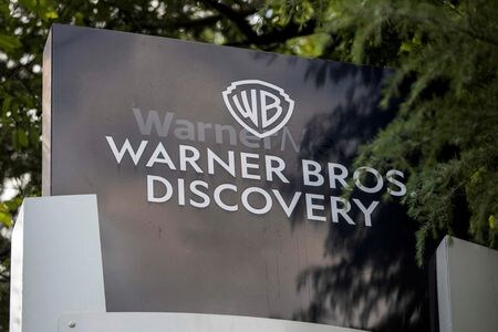 米映画大手ワーナー・ブラザース・ディスカバリーは８日、ハリウッド俳優らのストライキと広告市場の低迷が２０２４年通期決算の業績を圧迫する可能性があると発表した。（２０２３年　ロイター／Alyssa Pointer）