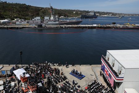 　２月２０日、北朝鮮国営の朝鮮中央通信（ＫＣＮＡ）は、米英豪が２０２１年に立ち上げた安全保障協力の枠組み「ＡＵＫＵＳ（オーカス）」に基づくオーストラリアへの原子力潜水艦導入について、「地域の平和への脅威」だとし、米国を批判した。写真は、ポイントロマ米海軍基地。２０２３年３月、カリフォルニア州サンディエゴで撮影（２０２５年　ロイター/Leah Millis）