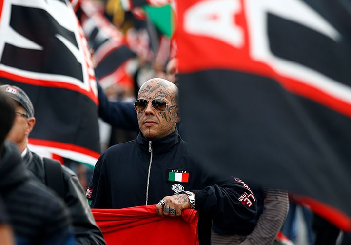 昨年11月にローマで開催された「フォルツァ・ヌオバ」の支持集会　Stefano Rellandini-REUTERS