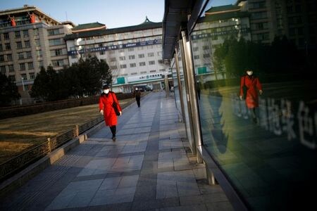 　２月６日、台湾の外交部（外務省）は、中国が台湾の新型コロナウイルス感染者について誤った情報を世界保健機関（ＷＨＯ）に提供していると批判した。写真は北京で３日撮影（２０２０年　ロイター／Carlos Garcia Rawlins）