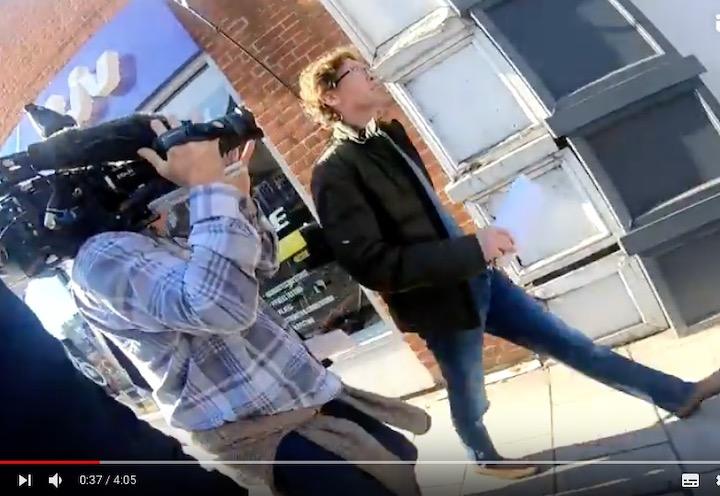 追求されるロンドンの悪徳大家　　ITV News-YouTube