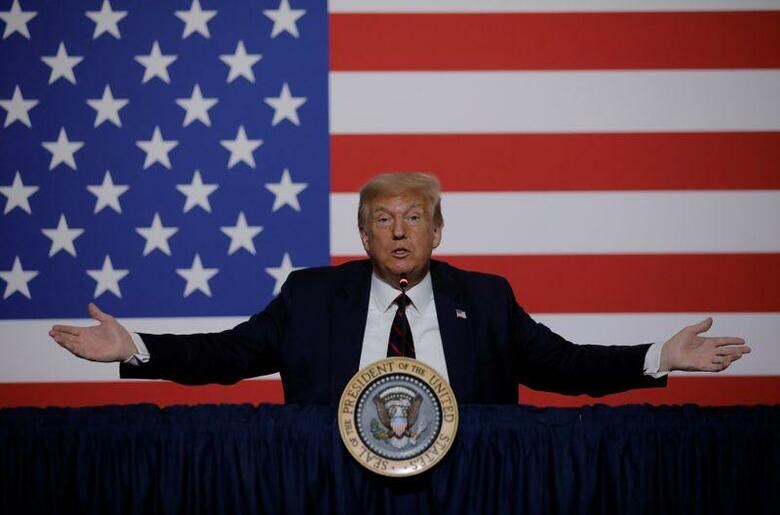 複数の関係筋によると、トランプ米大統領は中国の北京字節跳動科技(バイトダンス)に対し、傘下の短編動画投稿アプリ「TikTok(ティックトック)」を米マイクロソフトに売却するための交渉期間として45日を与えることに同意した。写真は米首都ワシントンで7月30日撮影(2020年　ロイター/Carlos Barria)