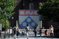 FBI：中国は米大学にスパイを送り込んでいる