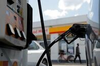 急騰したガソリン価格は来年下がる？　鍵となるのはOPECプラスと米シェール業界