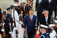 訪米した習近平をトランプが空港で出迎える…「異例の歓待」と「習への称賛」の理由とは？