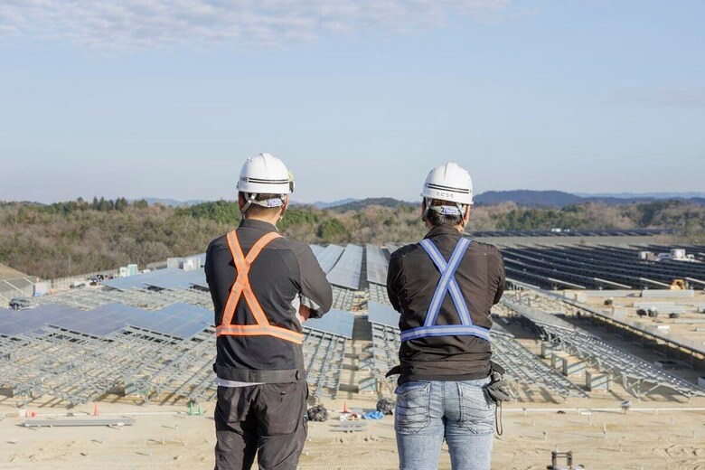 「脱原発」でも注目される太陽光発電。再エネの主軸である太陽光発電の普及が進むことは脱原発に大きく近づくことを意味する