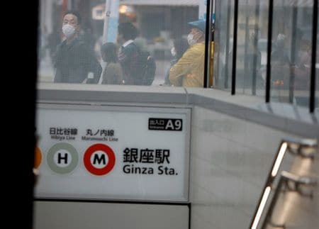 　４月１日、相場が一方向に振れやすくなっている要因の１つに、金融関係者の在宅勤務が挙げられている。都内で３月撮影（２０２０年　ロイター/Issei Kato）