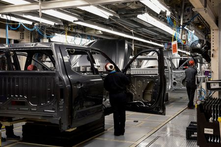 米供給管理協会（ＩＳＭ）が１日に発表した６月の製造業景気指数は４８．５と、５月の４８．７から低下し、拡大・縮小の分岐点となる５０を３カ月連続で下回った。ロイターがまとめた市場予想は４９．１だった。２０２３年４月撮影（２０２４年　ロイター/Jordan Vonderhaar/File Photo）