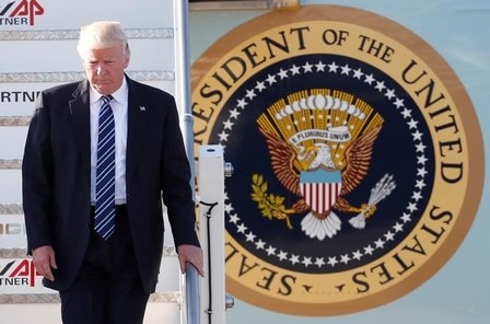 　５月２４日、米民主党メンバーはドイツ銀行に対し、トランプ大統領口座の情報提供を求めた。写真はローマで２３日撮影（２０１７年　ロイター／Remo Casilli）