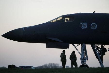 英国グロスターシャー州フェアフォードにある米フェアフォード空軍基地で１３日撮影。REUTERS/Phil Noble/File Photo