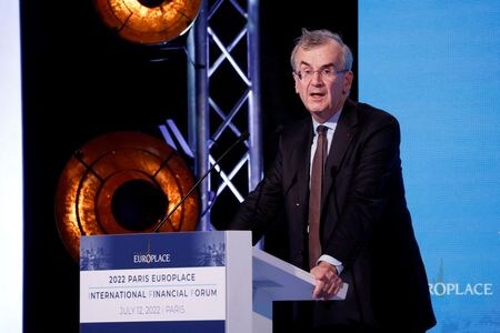 １２月１９日、欧州中央銀行（ＥＣＢ）理事会メンバーのビルロワドガロー仏中銀総裁は、ＥＣＢは２０２４年中に利下げするとの見解を示した。写真はパリで２０２２年７月撮影（２０２３年　ロイター／Benoit Tessier）