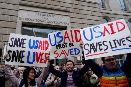 　３月５日、米連邦最高裁判所は、トランプ政権が国際開発局（ＵＳＡＩＤ）の対外援助を凍結したことを巡り、政権発足前に締結された援助契約・供与の停止を認めない判断を下した。米首都ワシントンで２月３日撮影（２０２５年　ロイター/Kent Nishimura）