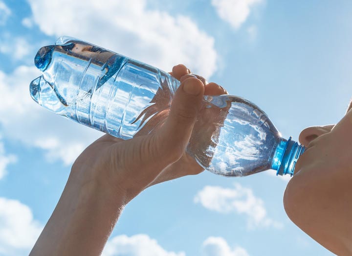 飲み水からもマイクロプラスチックが体内に...... kieferpix-iStock