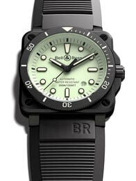 かなりレア、暗闇で息を呑むほど圧倒的な視認性を誇る角形ダイバーズウォッチ