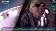 ヴァージン､ブランソン搭乗の宇宙船の飛行成功　アマゾン･ベゾスよりひと足早く