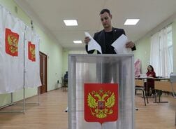 ウクライナがモスクワ攻撃、ロシア下院選最終日　与党が多数派維持へ