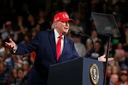 トランプ、先端軍事技術の「スーパー試験場」をモンタナ州に新設へ