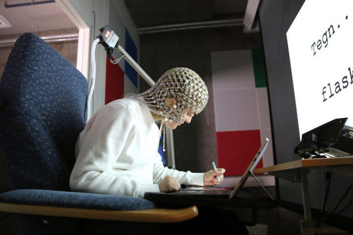 子どもが最低限の手書きの訓練を受けられるようガイドラインを整備すべき、と研究者...... Credit: NTNU / Microsoft