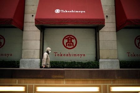 １０月１３日、高島屋 は空港型市中免税店事業を１０月末で終了すると発表した。都内の高島屋店舗で３月撮影（２０２０年　ロイター/Issei Kato）