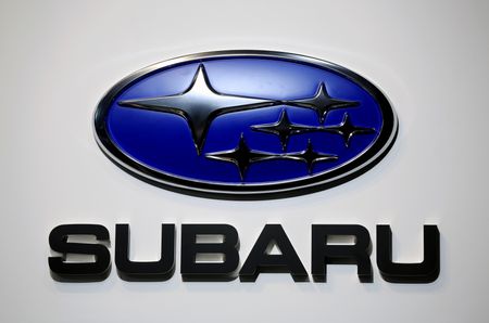 　１１月２日、ＳＵＢＡＲＵは、２０２３年３月期通期の連結業績予想（国際会計基準）を上方修正した。写真は同社のロゴ。都内で２０１９年１０月撮影（２０２２年　ロイター／Soe Zeya Tun ）