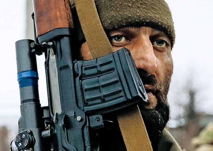 親ロ派の戦闘員は支配地域で民間人を暴力的に屈服させている　Maxim Shemetov-REUTERS